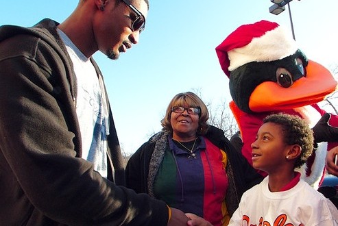 Adam Jones : Player nominated for Roberto Clemente award