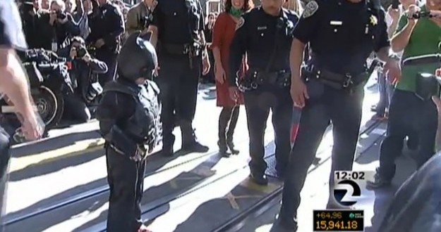 Batkid hollywood reactions : Christian Bale and Ben Affleck React to Mini-Caped Crusader