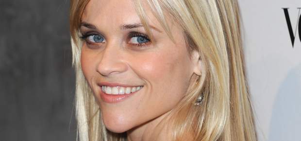 Reese Witherspoon : Star Reveals Car Accident Scar