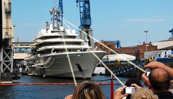 Roman Abramovich installs anti-paparazzi laser photo shield on Giant Yacht