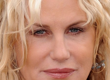 Cosmetic surgery looks like muppets : daryl hannah scary fish lips