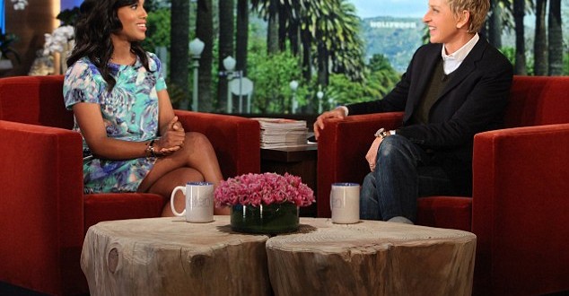 Kerry Washington : Hides Baby Bump In Floral Frock (VIDEO – PHOTO)