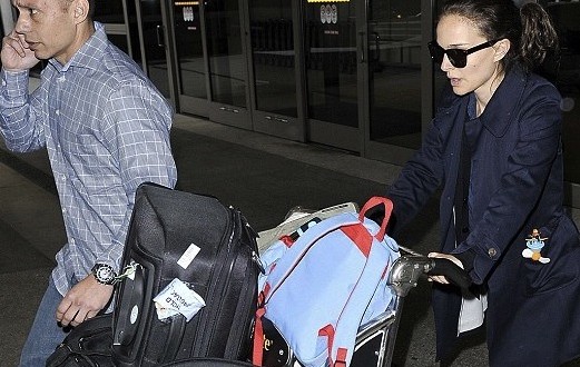 Natalie portman : Actress Baggage Cart Full of Luggage at LAX Airport