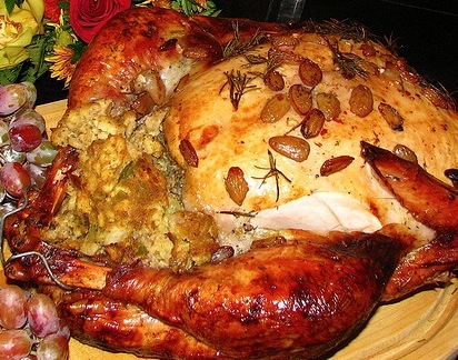 Thanksgiving dinner tips : thaw turkey 24 hours for every 4 to 5 pounds