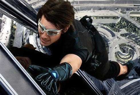 Tom cruise : mission impossible 5 to Premiere Christmas 2015