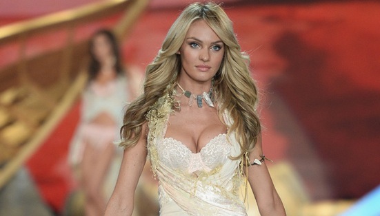 Candice Swanepoel from South Africa : Supermodel is “Extra” Hot