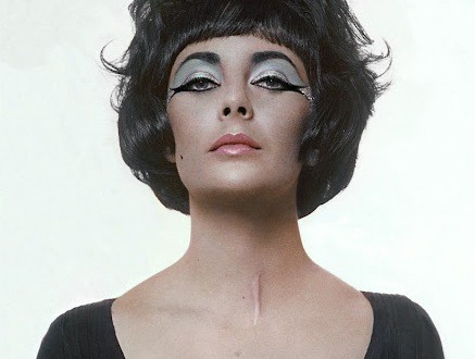 Actress Elizabeth Taylor and her tracheotomy scar (PHOTO)