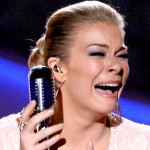 LeAnn Rimes Tears Up During Patsy Cline Tribute Performance