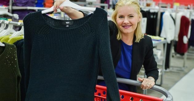 Leafs captain Dion Phaneuf and wife Elisha Cuthbert visit Target store