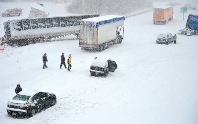 Northeast storm : Snowstorm brings dangerous travel
