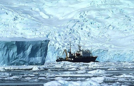 Russian Passenger Ship Trapped in ice near Antarctica