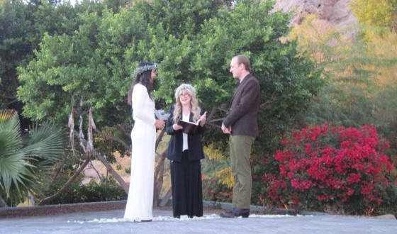 Singer Vanessa Carlton marries musician John McCauley : Stevie Nicks officiates wedding