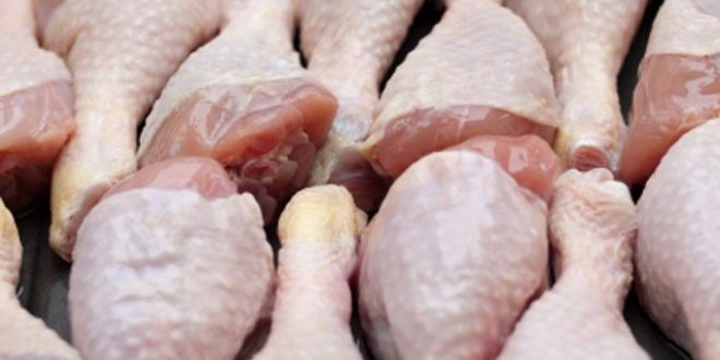 50% of raw chicken breasts have "superbug"