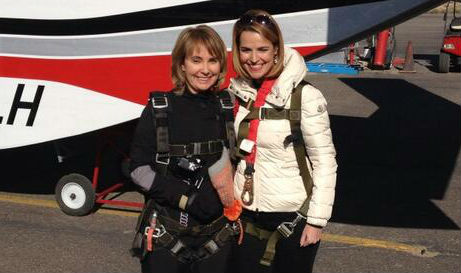 Gabby Giffords Skydives to Celebrate Life (VIDEO)