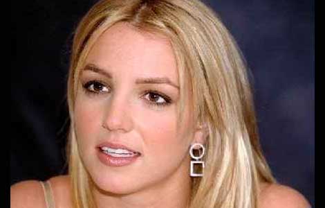 Grateful Mom Britney Spears gives $100 tip to waiter