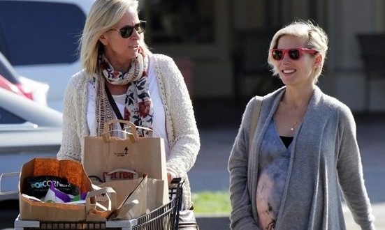 Actress Elsa Pataky Runs Errands in Malibu