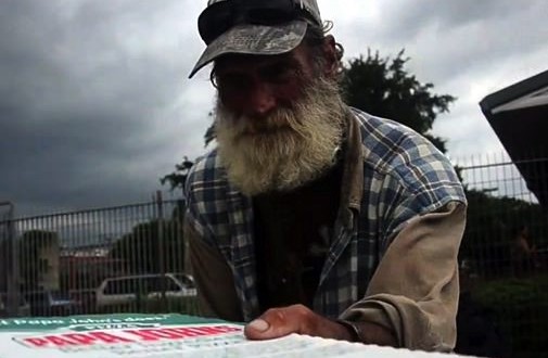 Jared Guynes delivered pizza to homeless (Video)