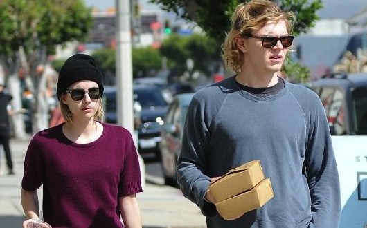 Actress Emma Roberts and Evan Peters Take Care of the Car