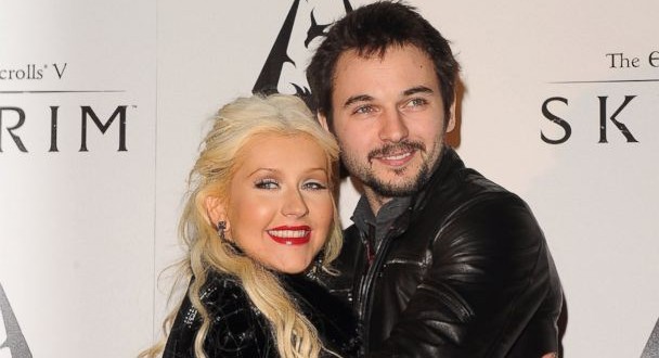 Christina Aguilera : Singer pregnant with baby girl