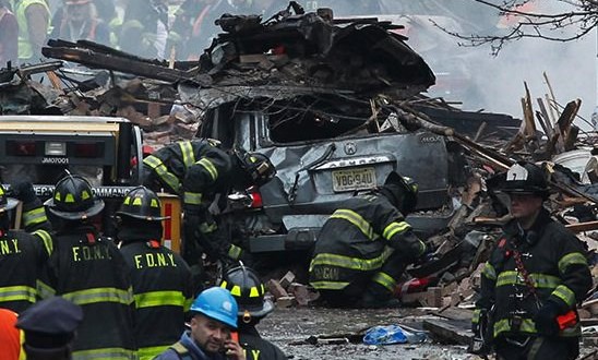 NYC Building Explosion : At least 7 dead, dozens injured (Video)