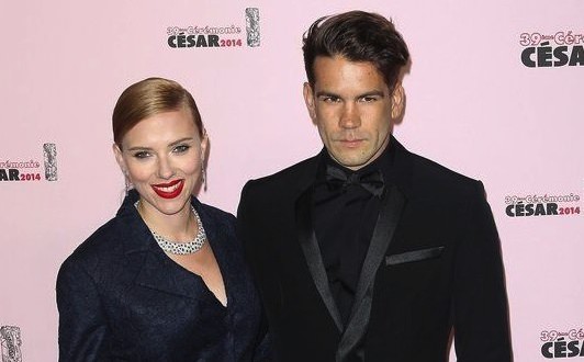 Scarlett Johansson expecting first child : reports say