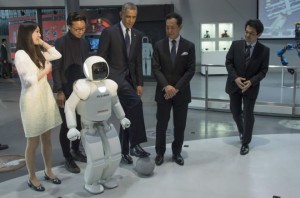 Asimo Humanoid Robot Challenges Obama in Soccer