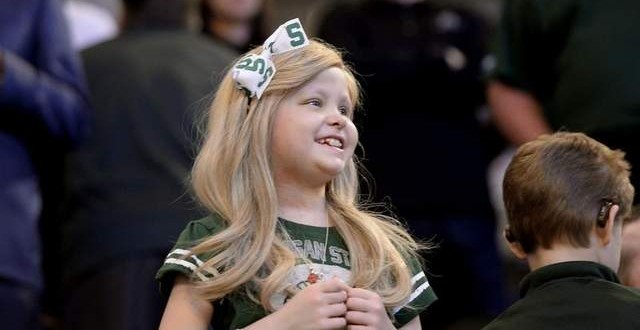 Lacey Holsworth : 8-year-old girl befriended by Michigan State basketball star dies