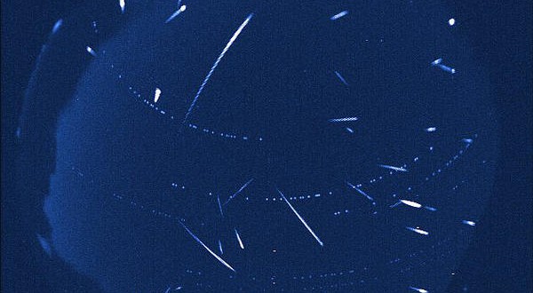 Lyrid Meteor Shower Peaks Tonight: (LIVESTREAM VIDEO)