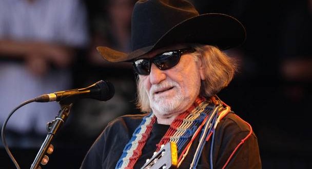 Singer Willie Nelson reunited with armadillo