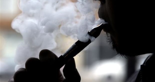 US : FDA eases into regulating e-cigarettes