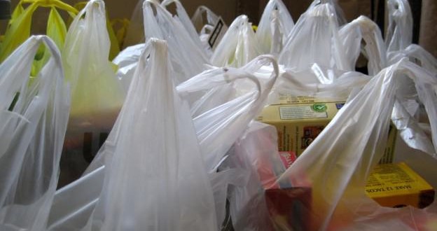 Chicago bans plastic bags