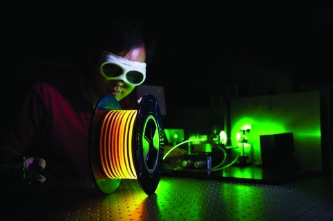 Laser-powered particle accelerators could cut costs, Study