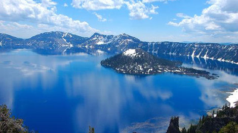 Missing snowshoer may have fallen over edge of Crater Lake, officials say