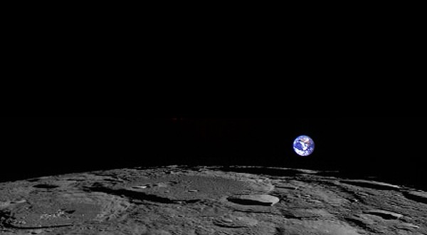 NASA moon orbiter snaps image of 'Earthrise'
