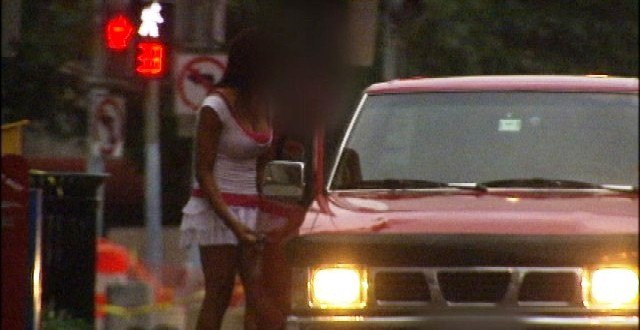 Police plan to live-tweet prostitution sting