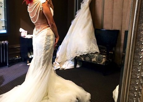 Snooki Tries on Wedding Dresses (Photo)