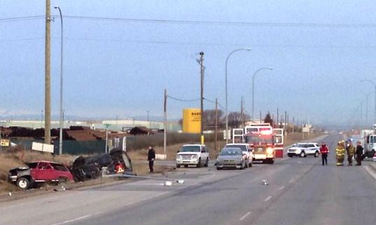 Southeast Calgary : Fatal crash closes Glenmore Trail