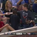 Young MLB fan's smooth move