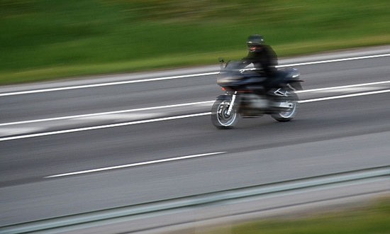 Calgary : Motorcyclist arrested for going 197 km/h on Highway 2