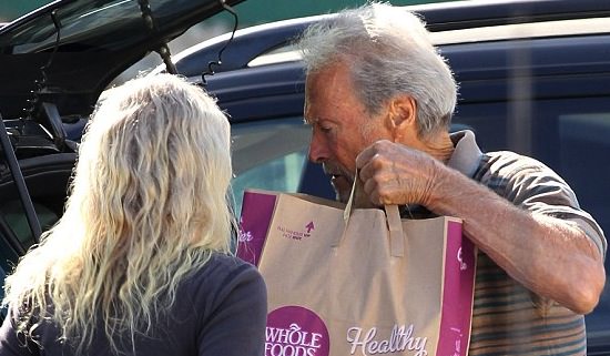 Clint Eastwood : Actor Out With Mystery Blonde