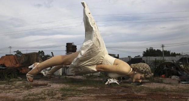 Marilyn Monroe Statue Dumped