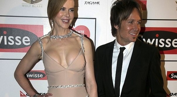 Nicole Kidman : Actress Underwent Breast Augmentation, Surgery Experts Say