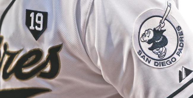 Tony Gwynn honored with memorial at Petco Park