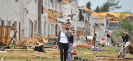 Tornado tears through Angus, Ont, damaging homes