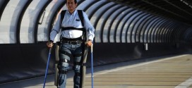 US : FDA clears robotic legs that help paraplegics walk