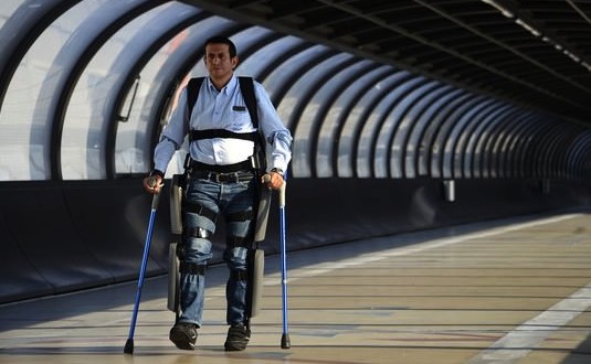 US : FDA clears robotic legs that help paraplegics walk