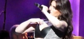Idina Menzel owns this wardrobe malfunction