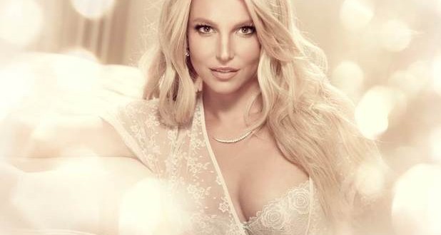 Britney Spears : singer to launch underwear collection