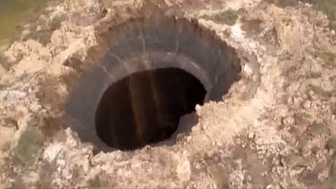 Giant Hole appears at 'World's End' (Video) - Canada Journal - News of ...