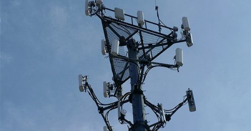 Ottawa goes for broke with new wireless auction, Report